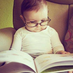 Чому читання вголос дітям корисне