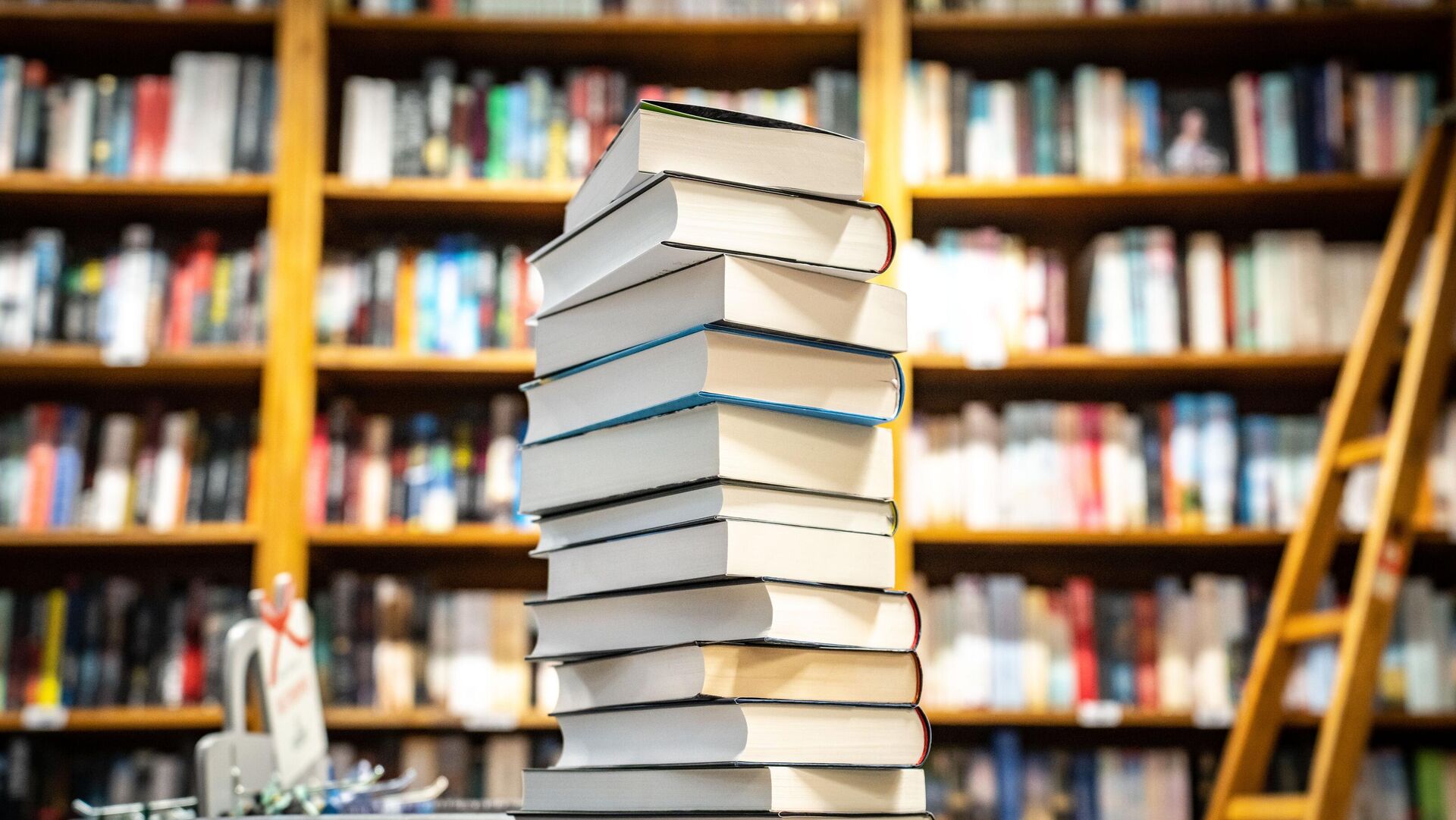 які жанри книг